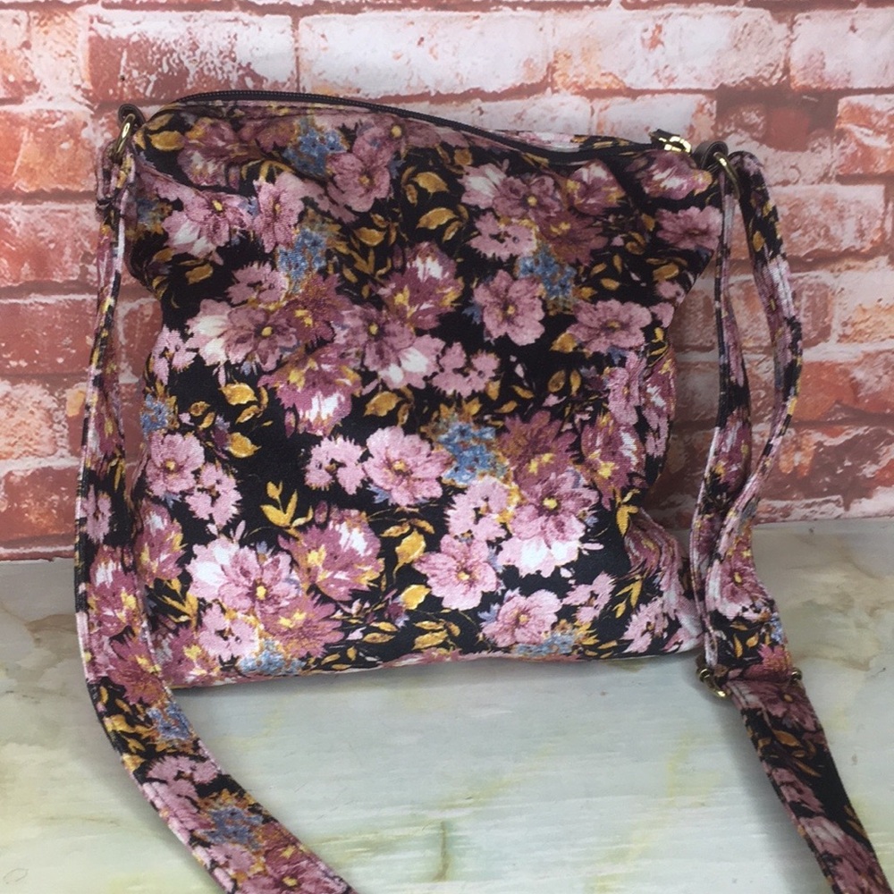Soft Pink Velvet Floral Print Crossbody Bag - Picture 4 of 9